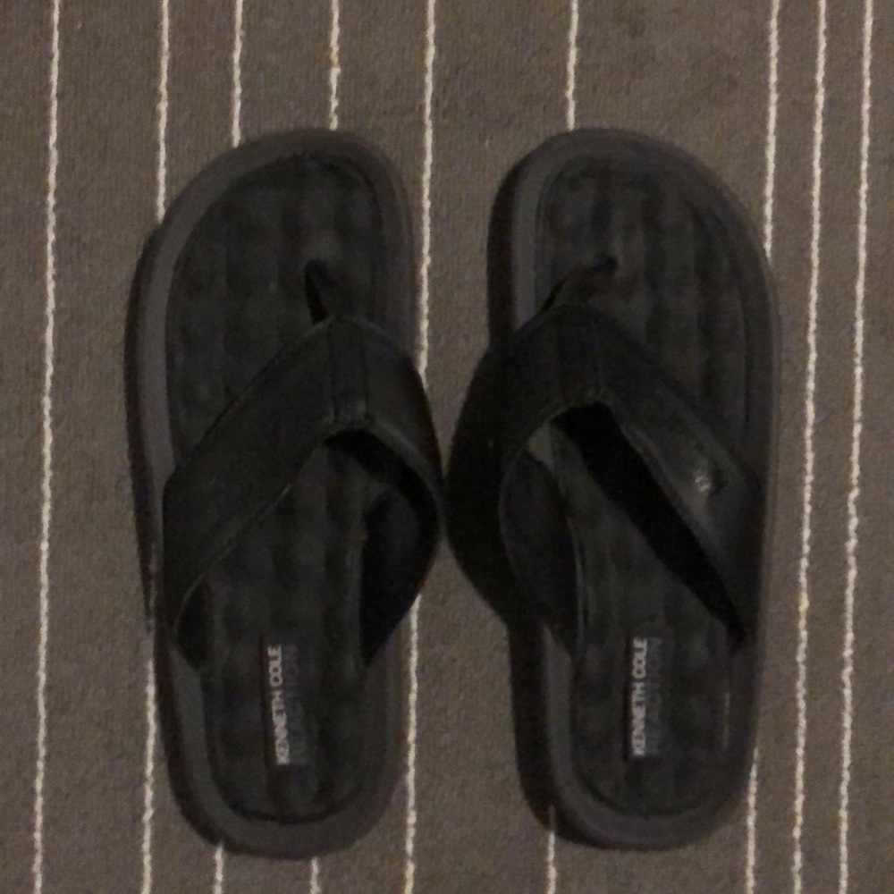 Brand new padded Kenneth Cole Reaction slippers